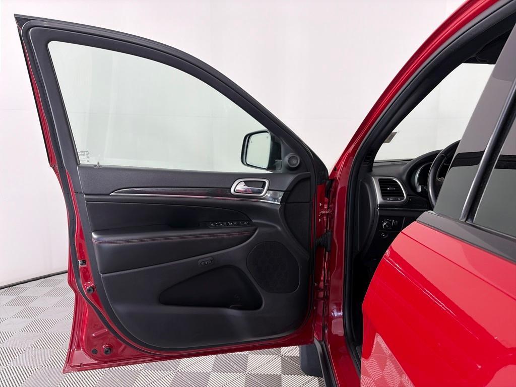 used 2017 Jeep Grand Cherokee car, priced at $16,492