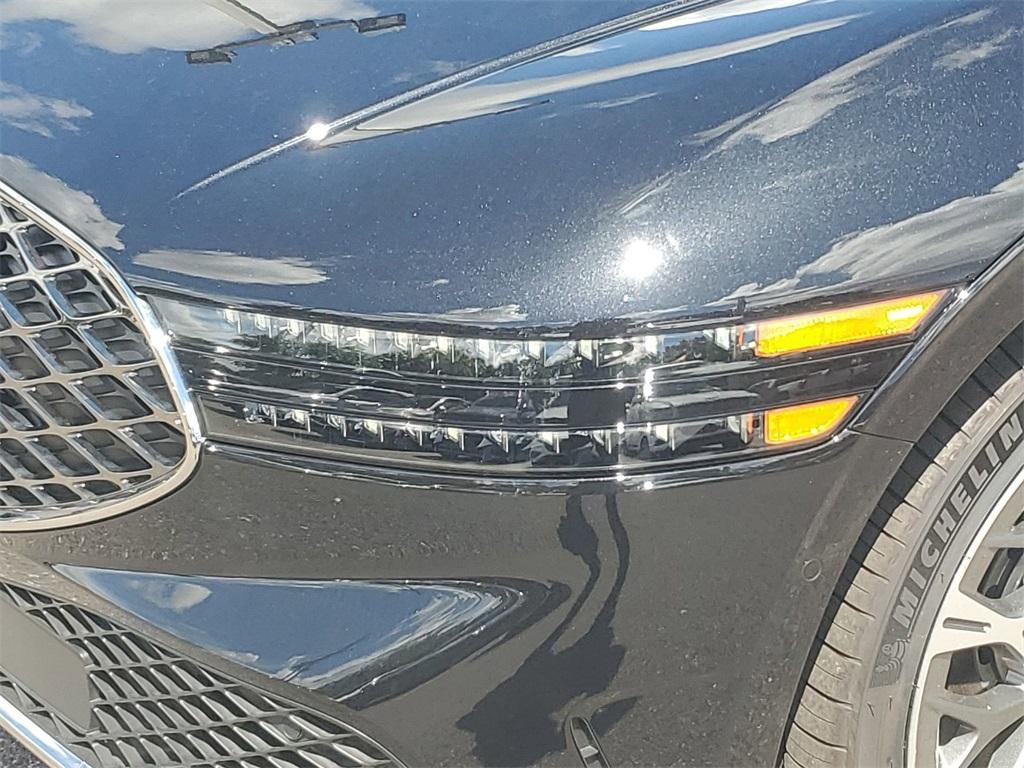 new 2025 Genesis G90 car, priced at $102,540