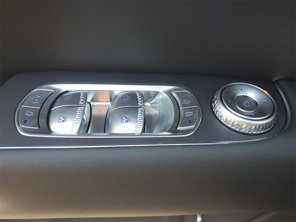 new 2025 Genesis G90 car, priced at $102,540