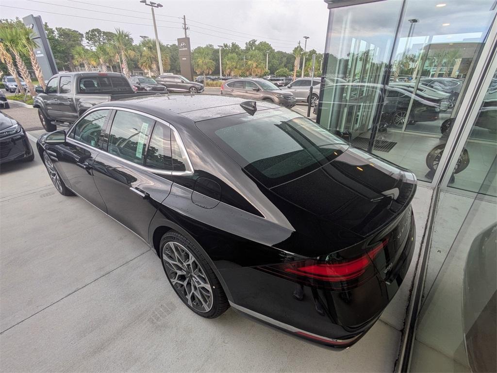 new 2025 Genesis G90 car, priced at $102,540