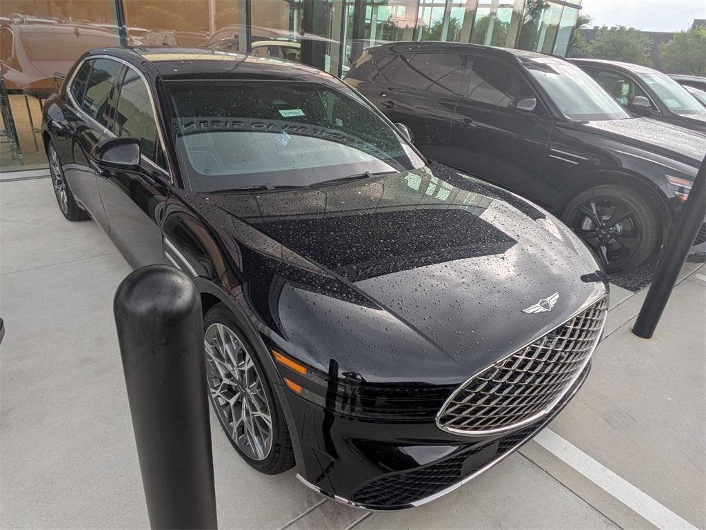 new 2025 Genesis G90 car, priced at $102,540