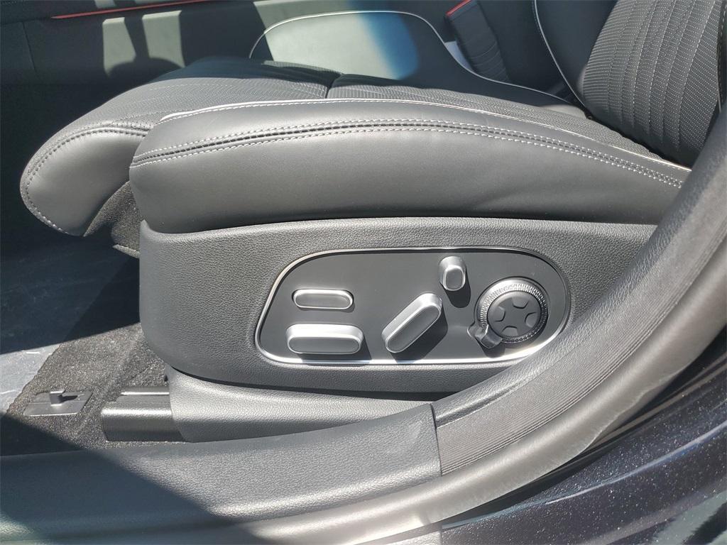 new 2025 Genesis G90 car, priced at $102,540