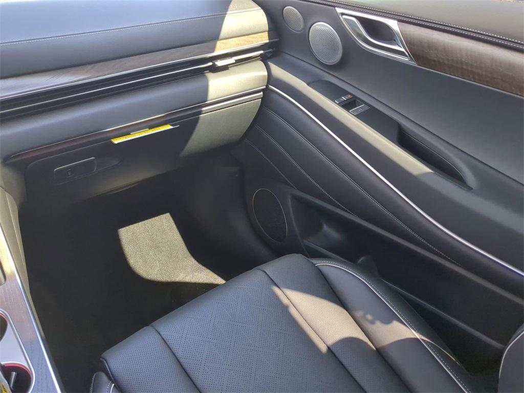 new 2025 Genesis GV80 car, priced at $73,390