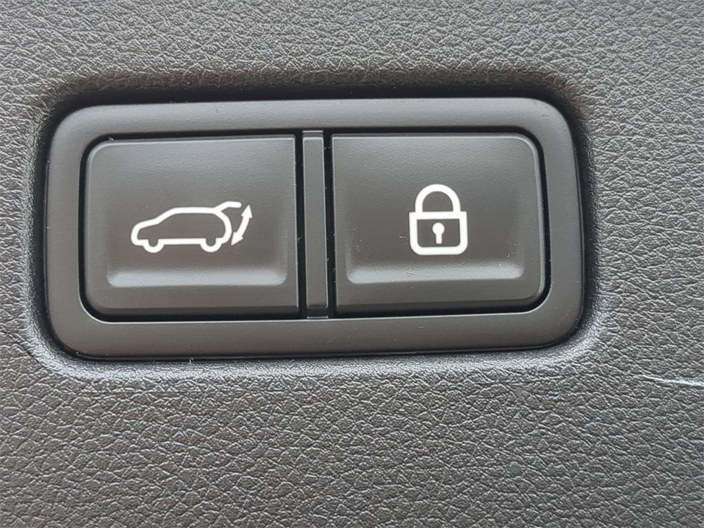 used 2022 Genesis GV70 car, priced at $32,670