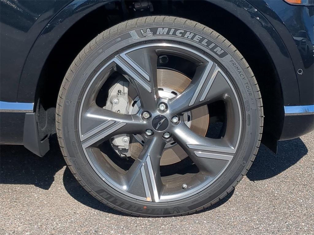 new 2025 Genesis GV80 car, priced at $82,195