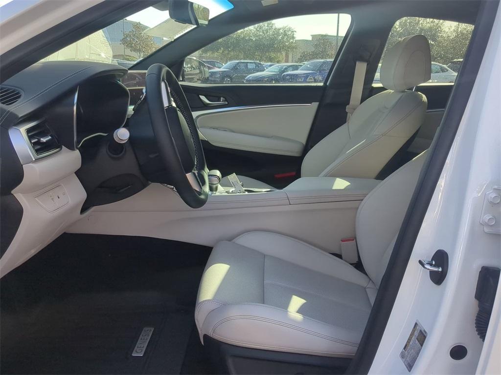 new 2025 Genesis G70 car