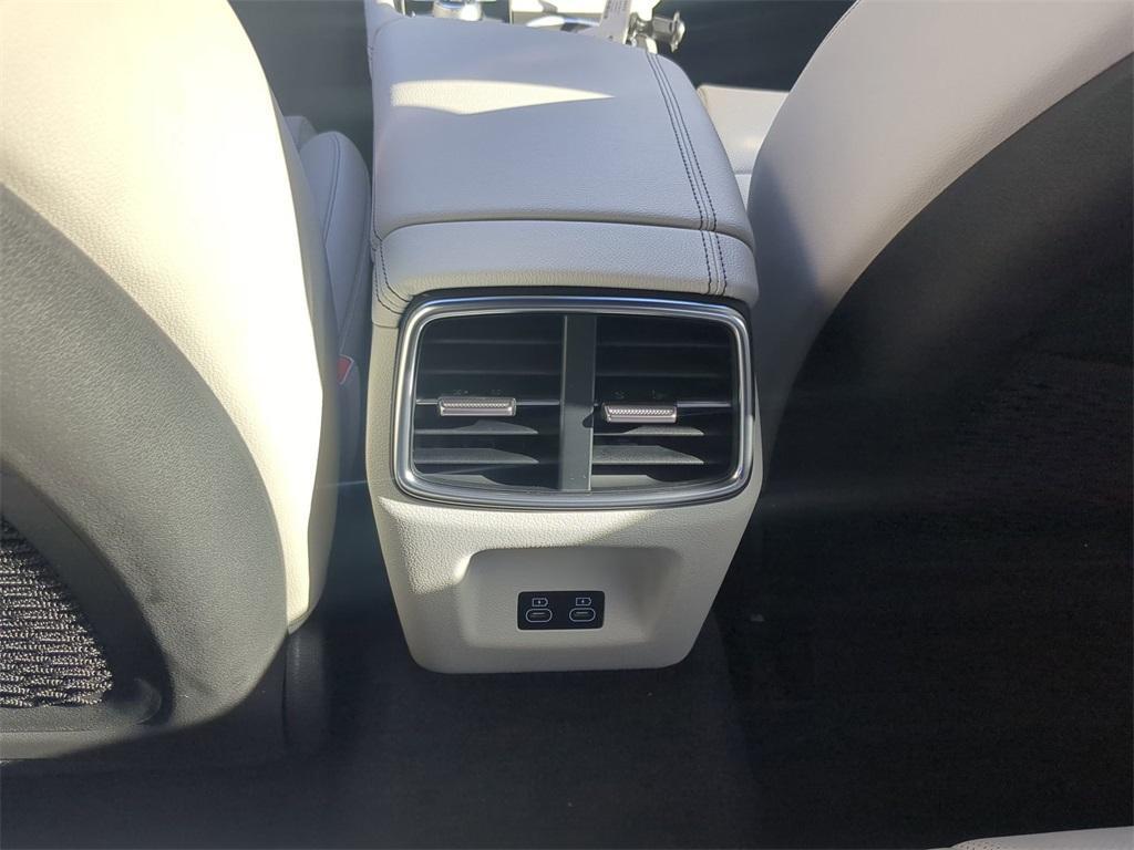 new 2025 Genesis G70 car