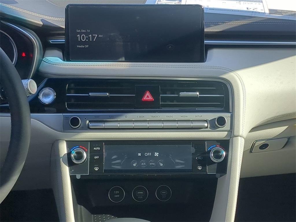 new 2025 Genesis G70 car