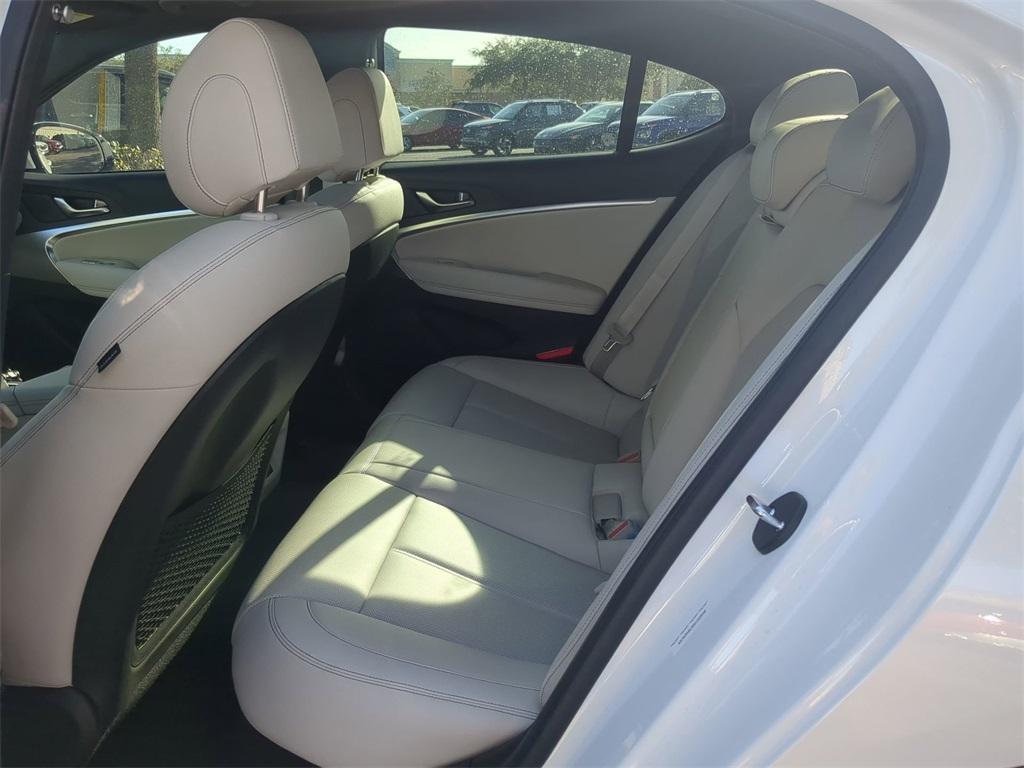 new 2025 Genesis G70 car