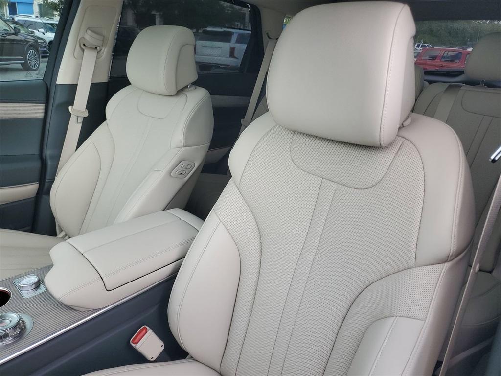new 2025 Genesis GV80 car, priced at $68,985