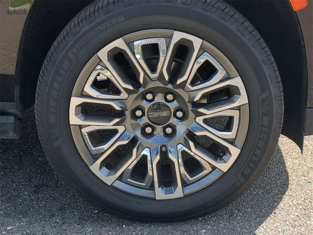 used 2023 GMC Yukon car, priced at $70,500
