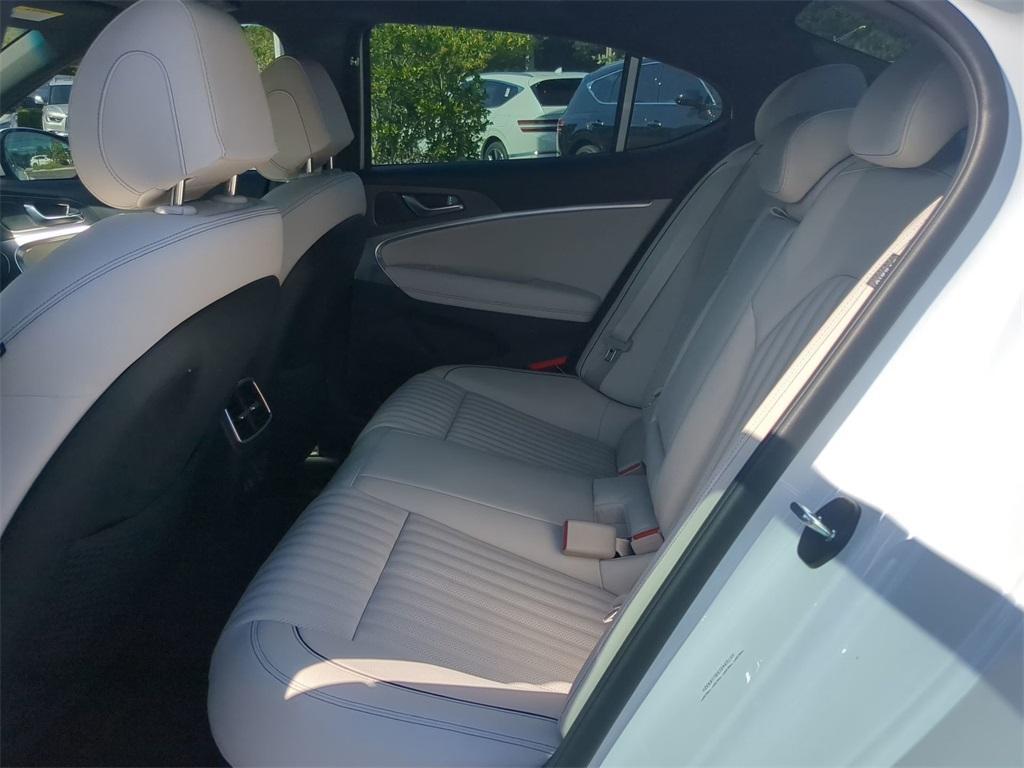 new 2025 Genesis G70 car, priced at $49,420