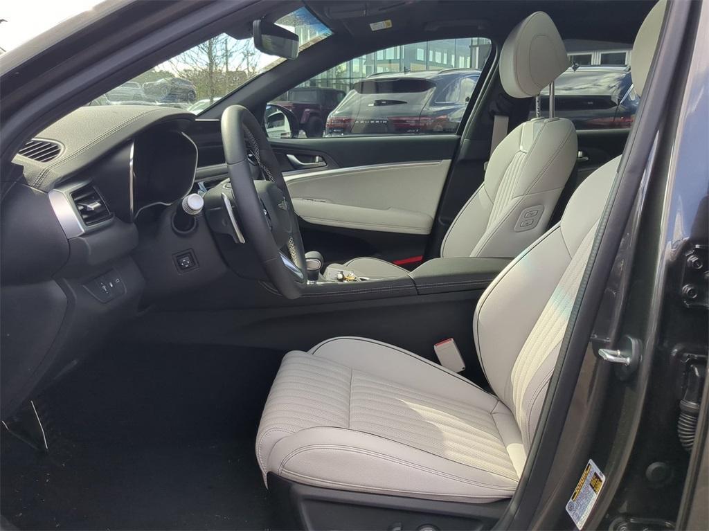 new 2025 Genesis G70 car, priced at $48,655