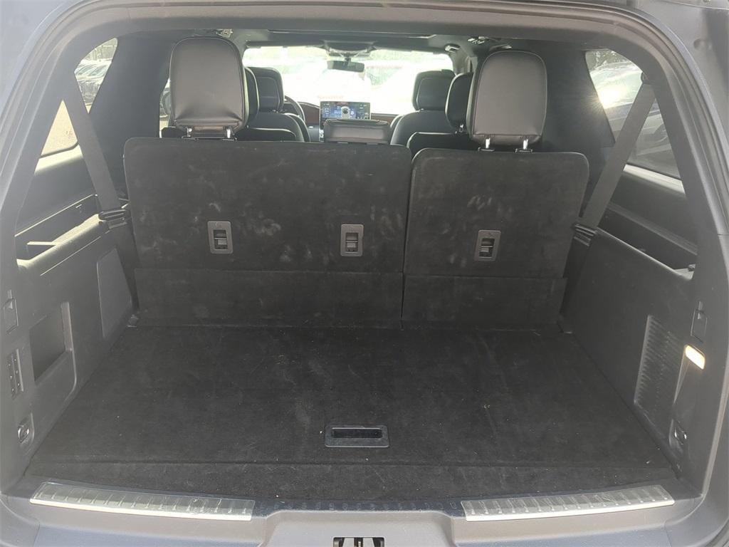 used 2024 Lincoln Navigator car, priced at $59,918