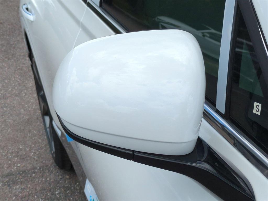 new 2025 Genesis GV80 car, priced at $82,455