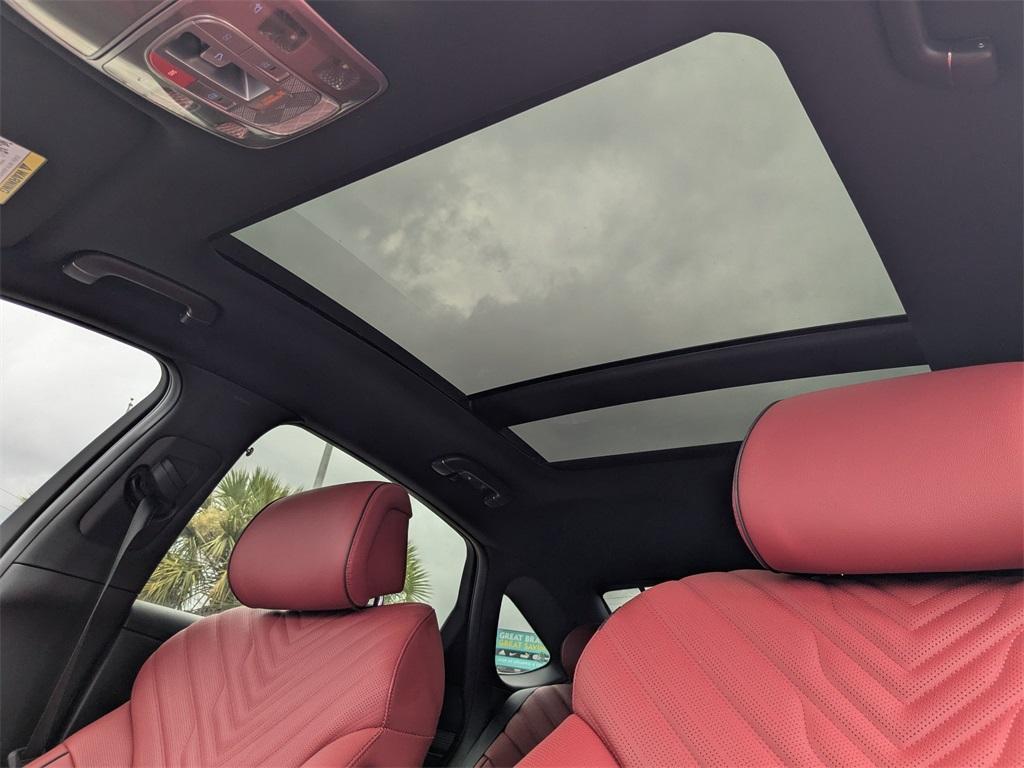 new 2025 Genesis G80 car, priced at $69,315