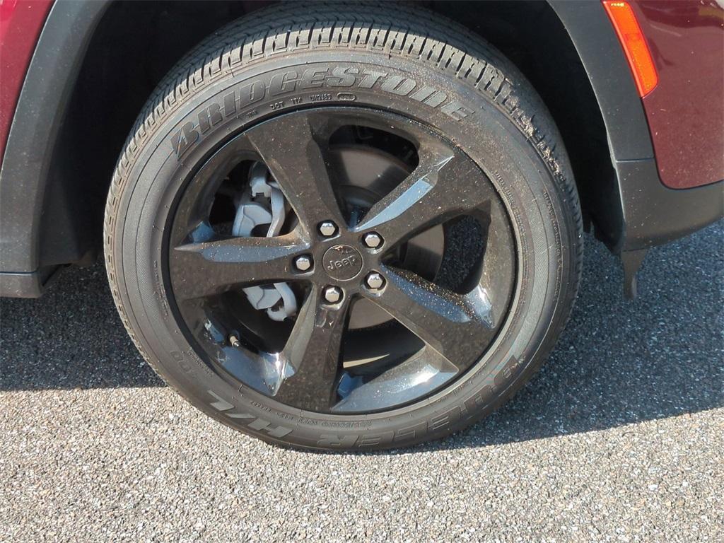 used 2024 Jeep Grand Cherokee car, priced at $34,795