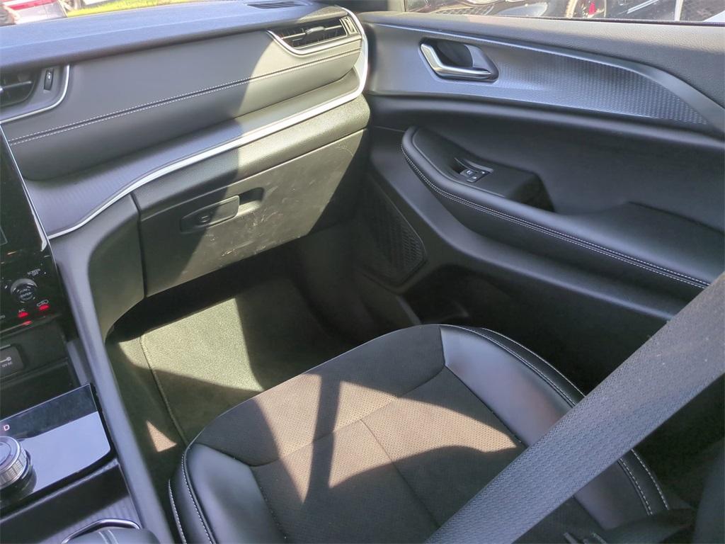 used 2024 Jeep Grand Cherokee car, priced at $34,795