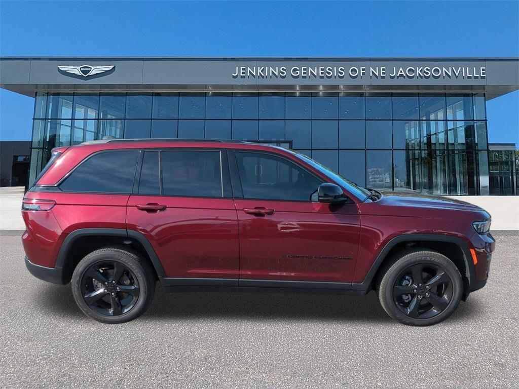 used 2024 Jeep Grand Cherokee car, priced at $32,000