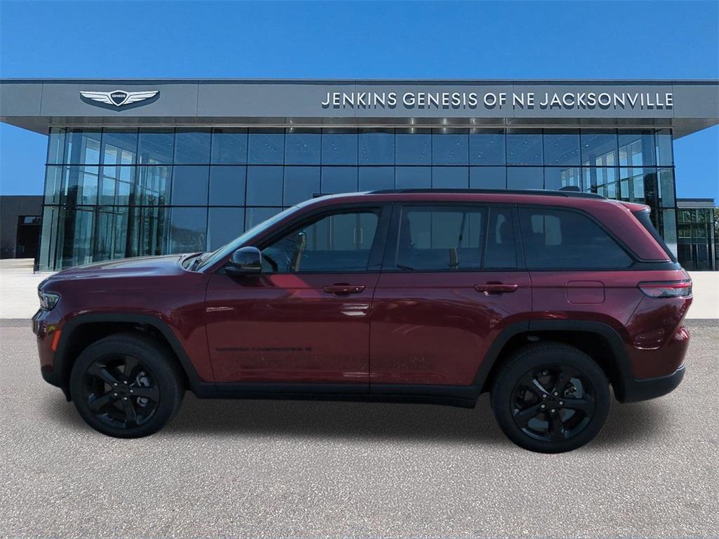 used 2024 Jeep Grand Cherokee car, priced at $32,000