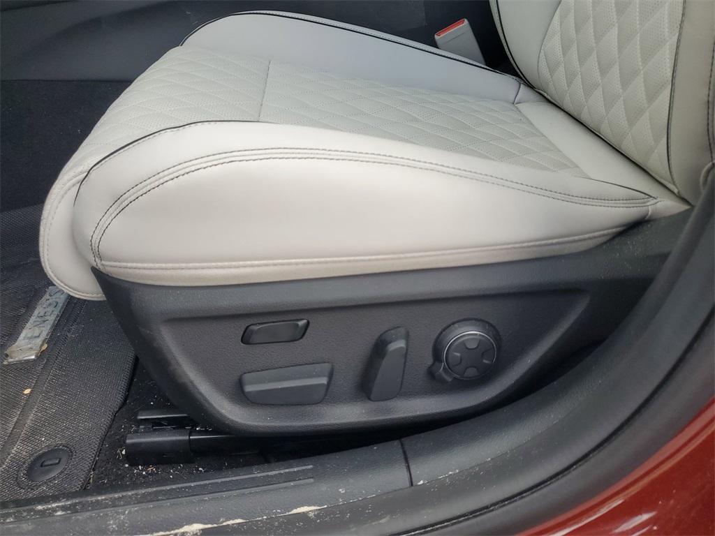 new 2025 Genesis G70 car, priced at $59,910