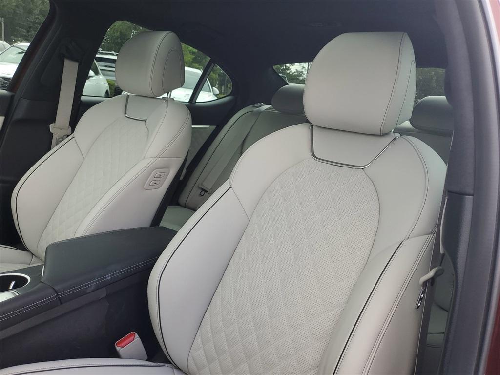 new 2025 Genesis G70 car, priced at $59,910