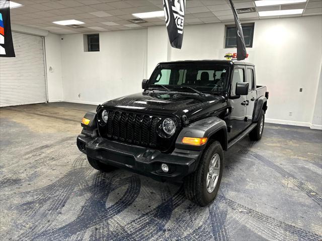 used 2020 Jeep Gladiator car, priced at $25,462