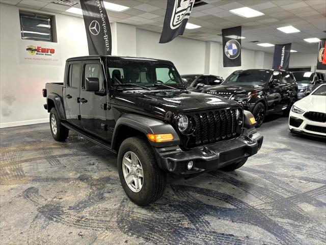 used 2020 Jeep Gladiator car, priced at $25,462