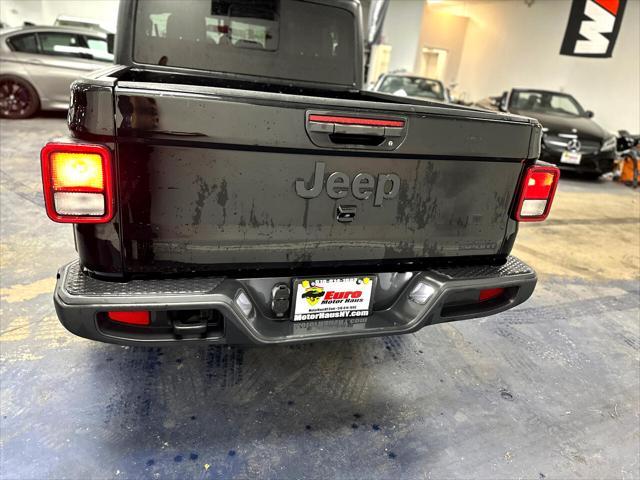 used 2020 Jeep Gladiator car, priced at $25,462