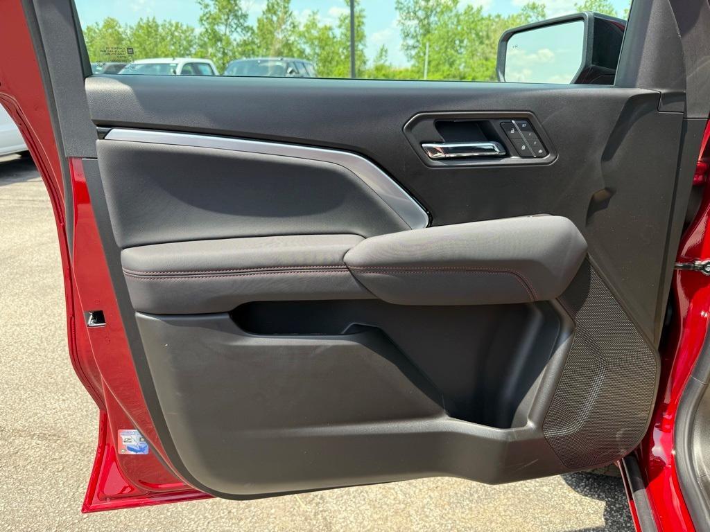 new 2025 Chevrolet Colorado car, priced at $48,990