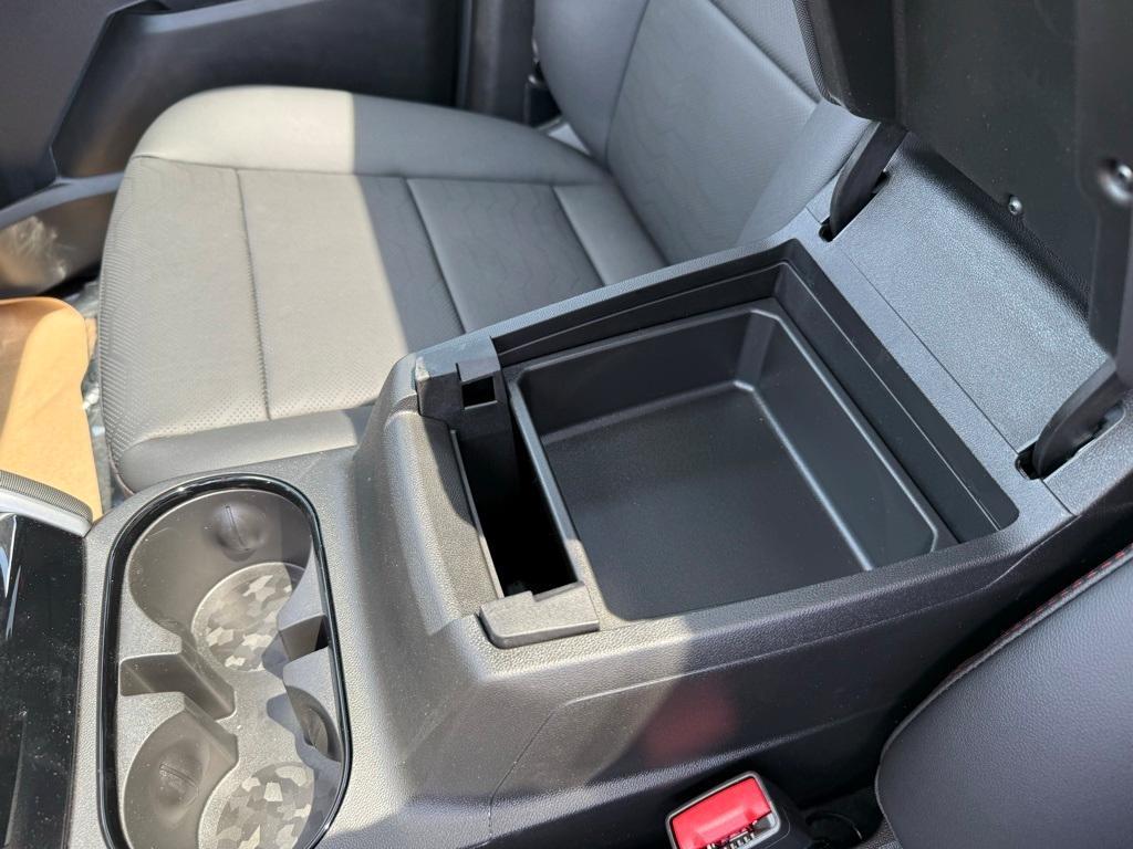 new 2025 Chevrolet Colorado car, priced at $48,990