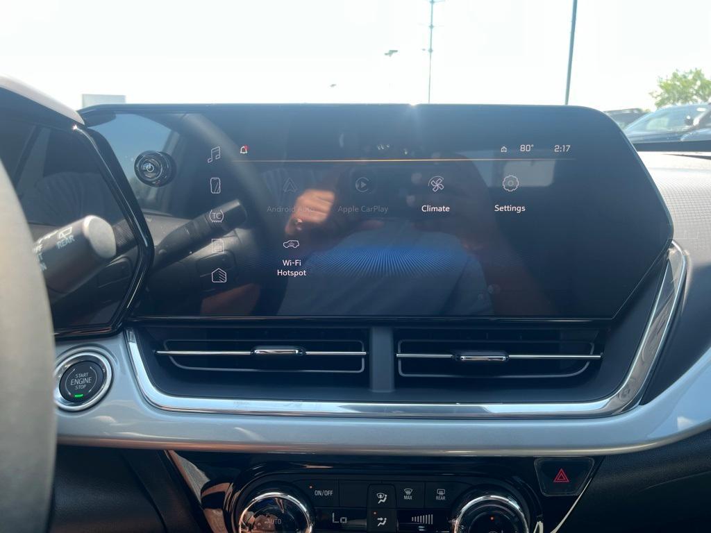new 2025 Chevrolet Trax car, priced at $25,085