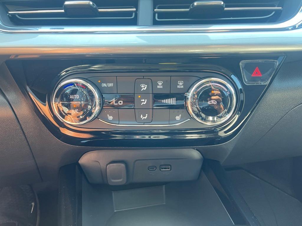 new 2025 Chevrolet Trax car, priced at $25,085