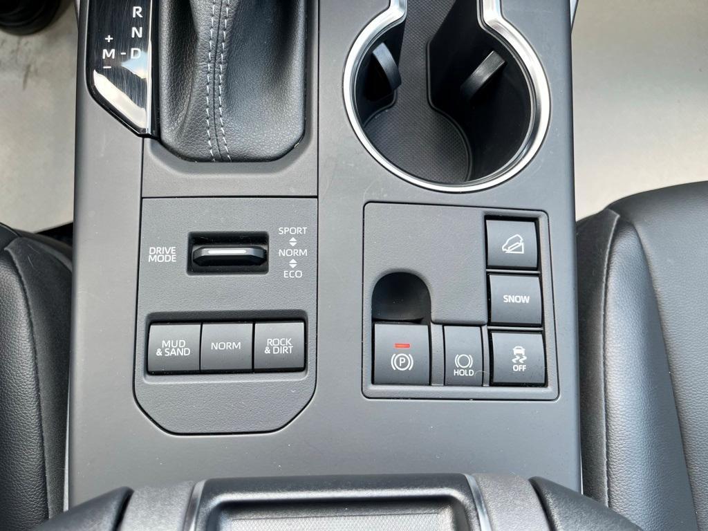 used 2023 Toyota Highlander car, priced at $41,999