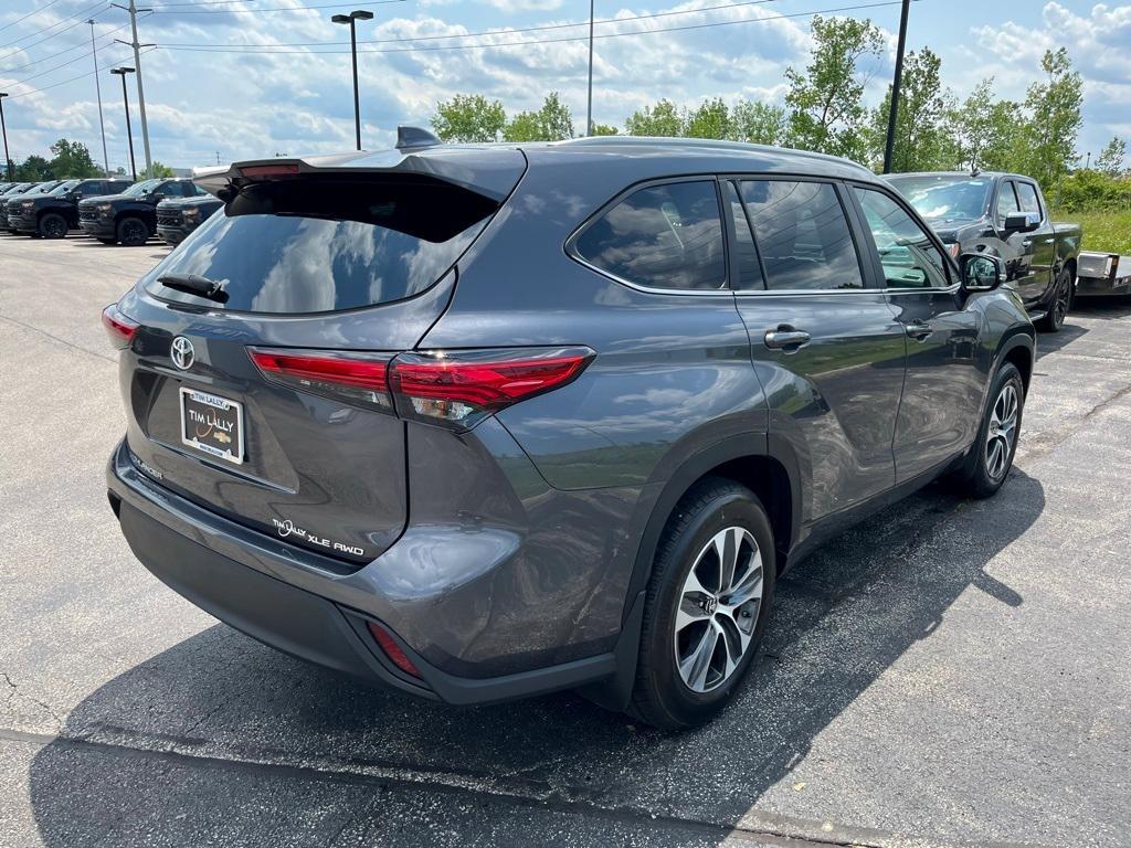 used 2023 Toyota Highlander car, priced at $41,999