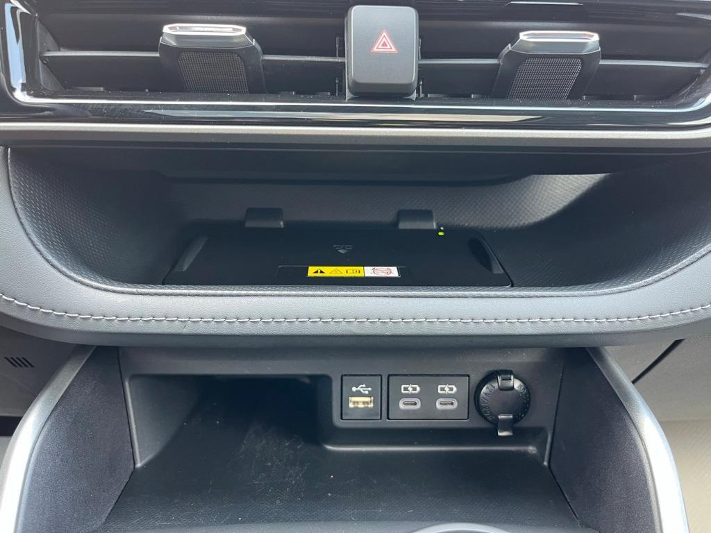 used 2023 Toyota Highlander car, priced at $41,999