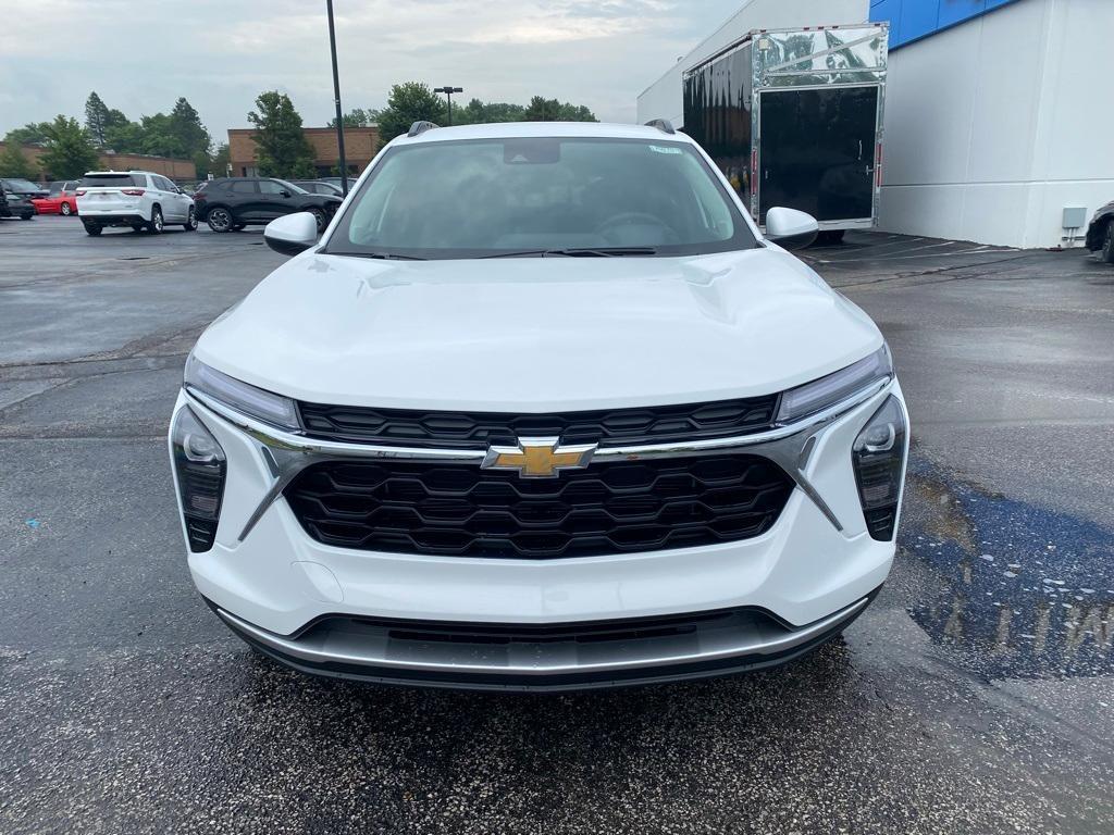new 2025 Chevrolet Trax car, priced at $25,050