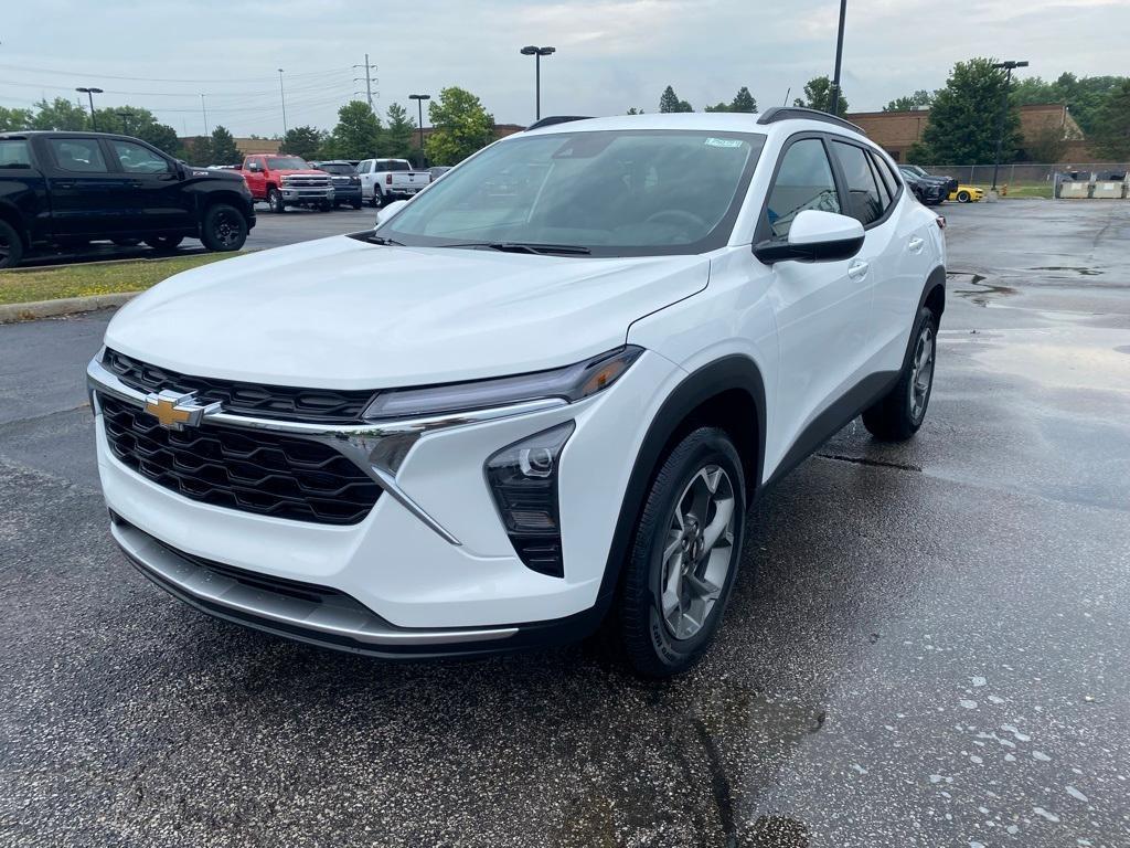 new 2025 Chevrolet Trax car, priced at $25,050