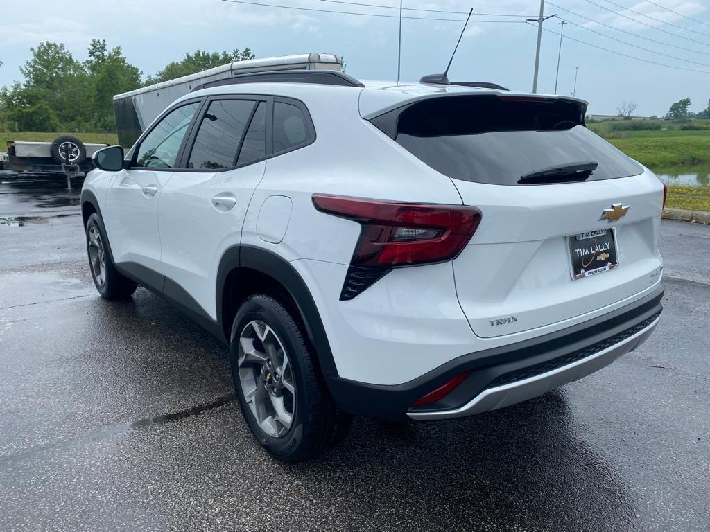 new 2025 Chevrolet Trax car, priced at $25,050