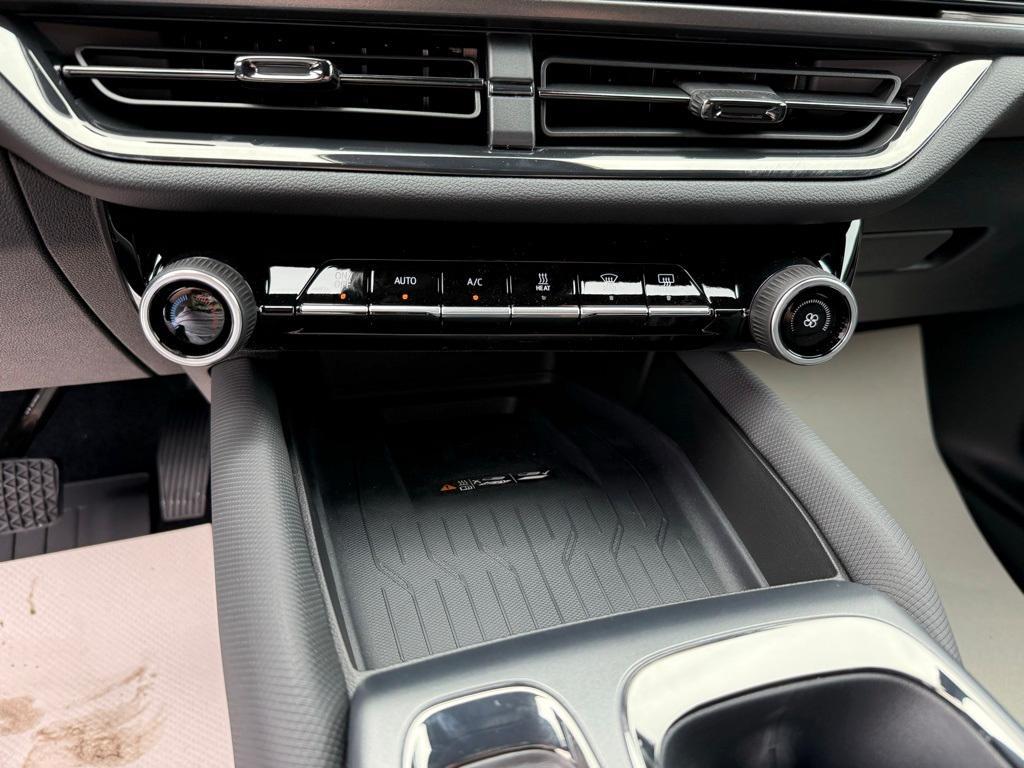 new 2025 Chevrolet Equinox EV car, priced at $44,015