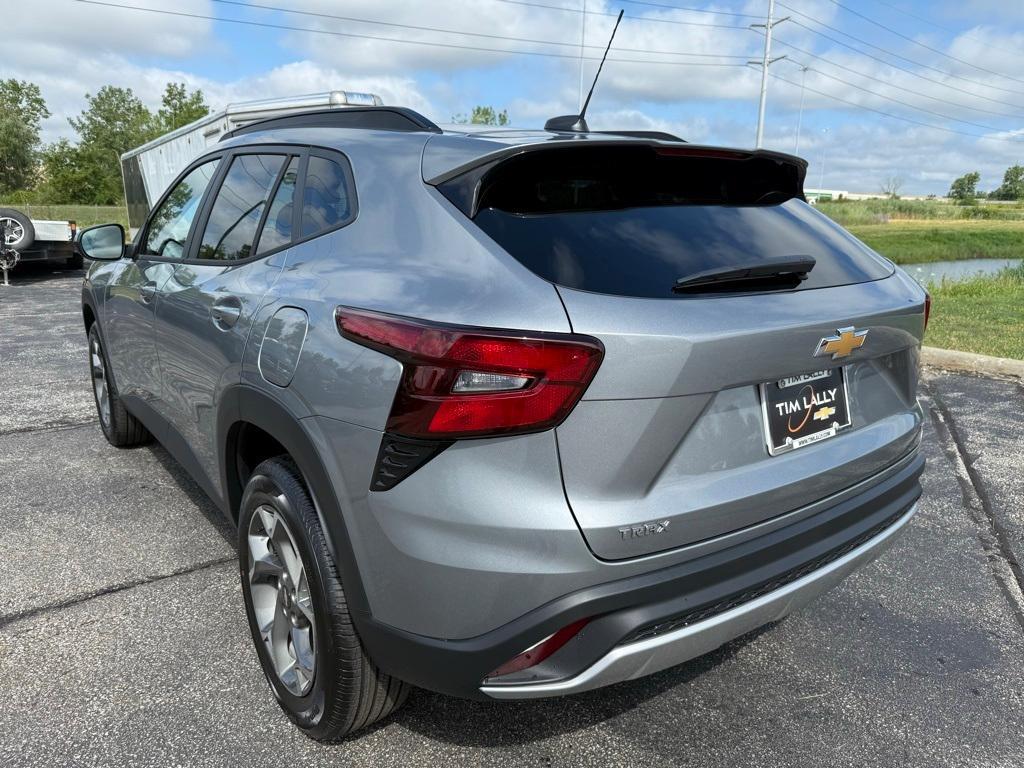 new 2025 Chevrolet Trax car, priced at $24,955