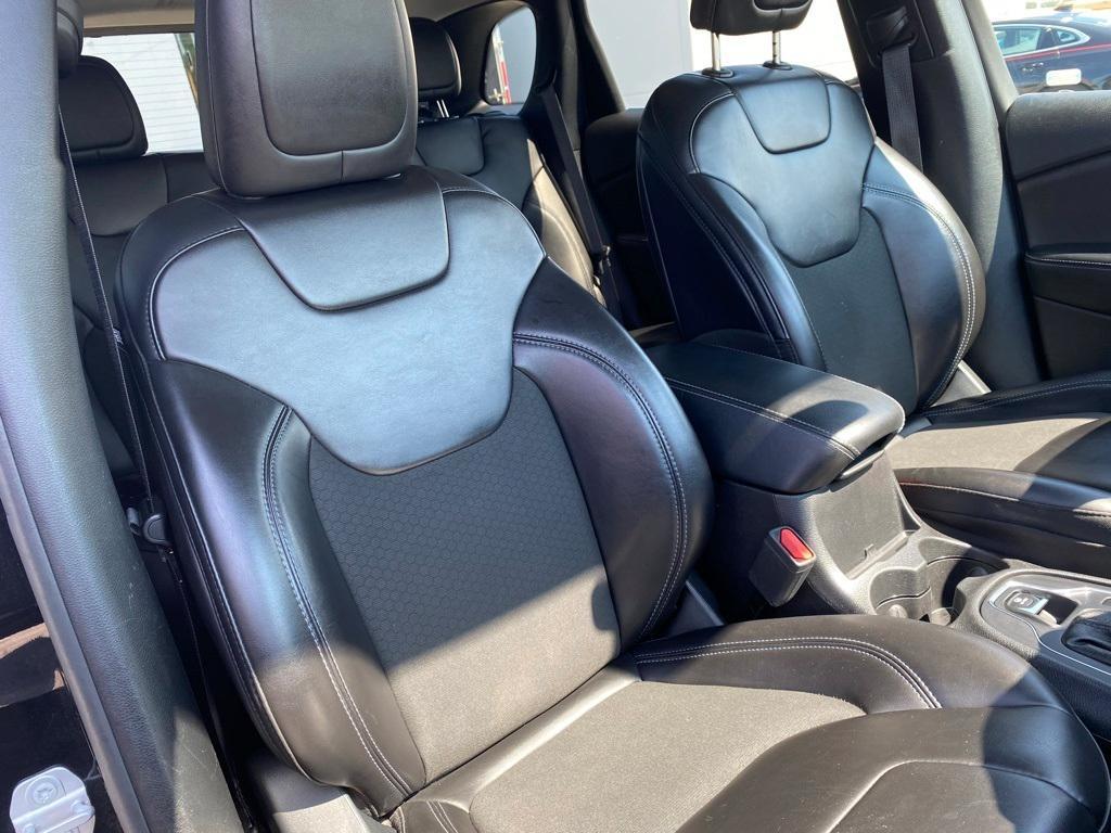 used 2020 Jeep Cherokee car, priced at $19,995