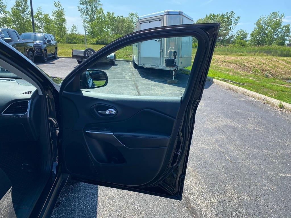 used 2020 Jeep Cherokee car, priced at $19,995