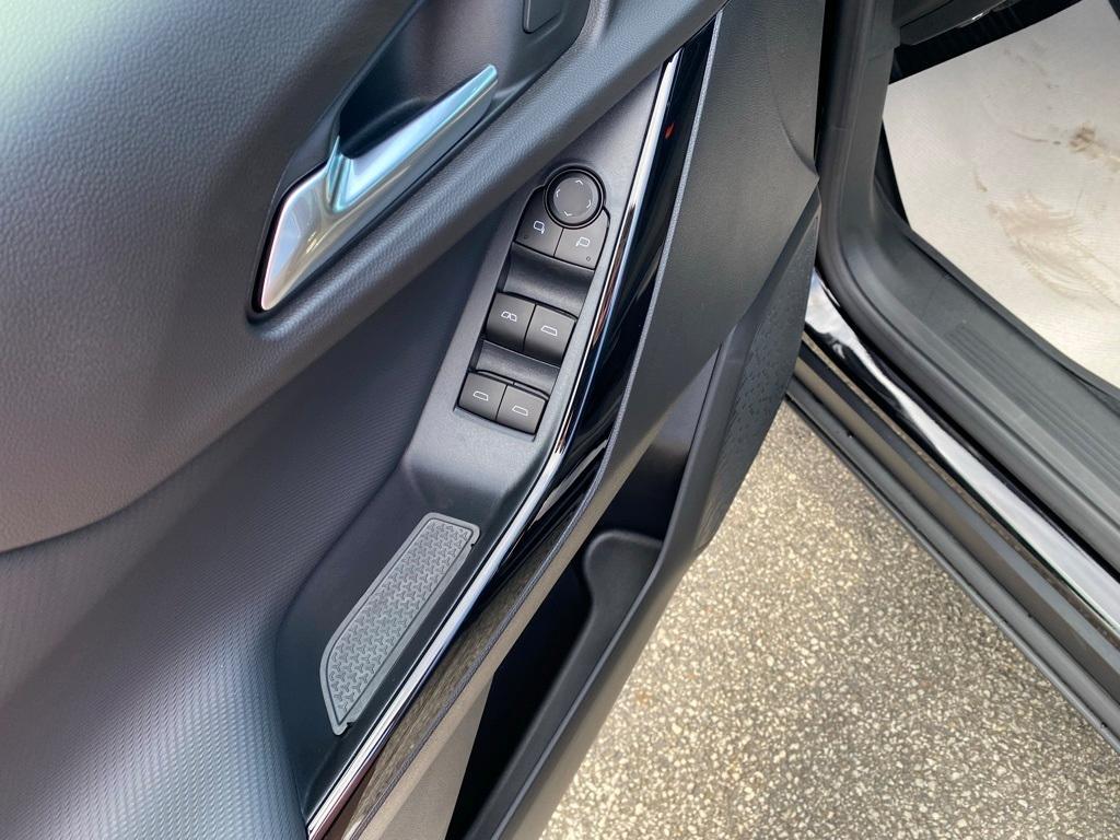 new 2025 Chevrolet Equinox car, priced at $32,245