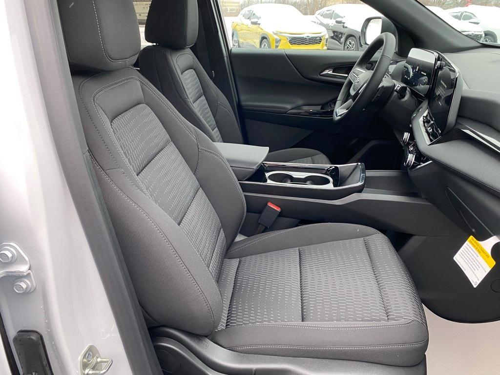 new 2025 Chevrolet Equinox car, priced at $32,990