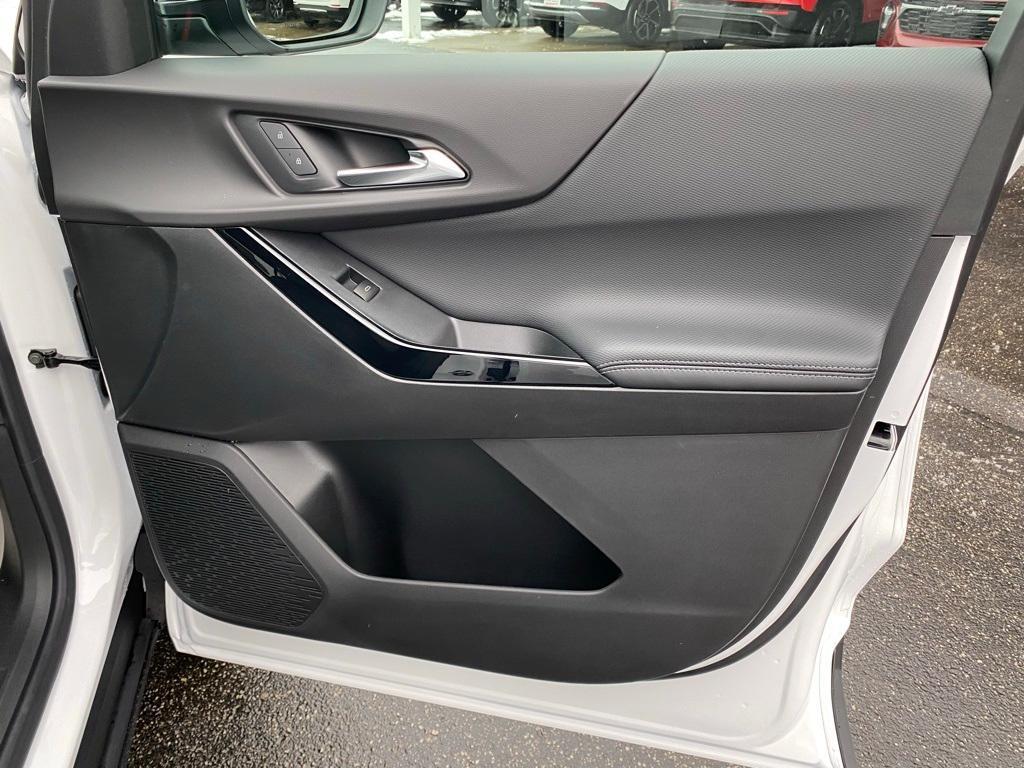 new 2025 Chevrolet Equinox car, priced at $32,990