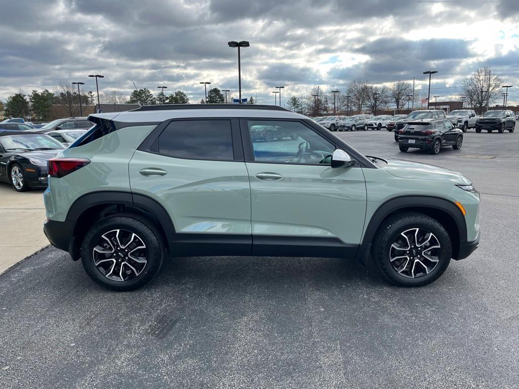 new 2025 Chevrolet TrailBlazer car, priced at $32,810