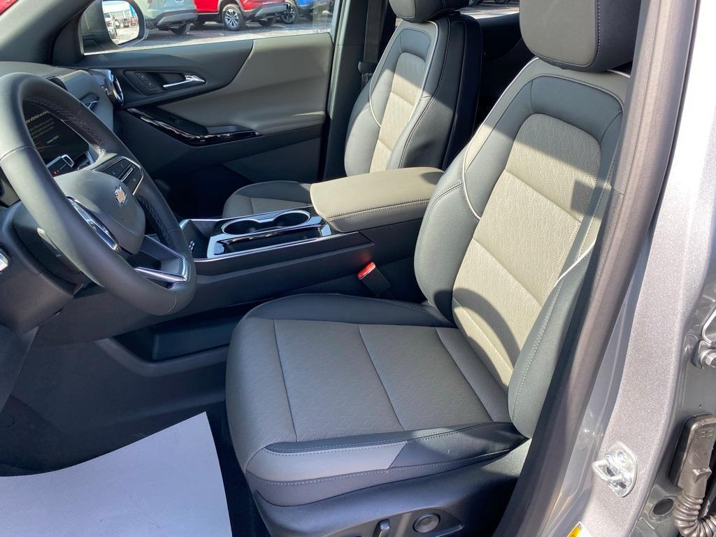 new 2025 Chevrolet Equinox car, priced at $32,835