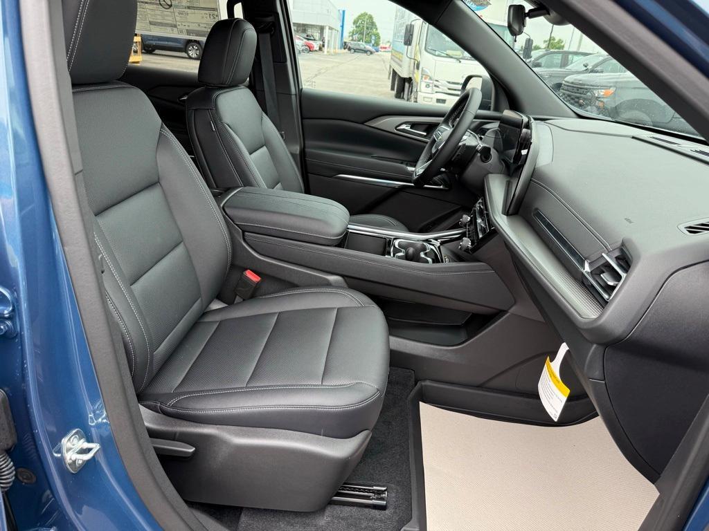 new 2025 Chevrolet Traverse car, priced at $43,990