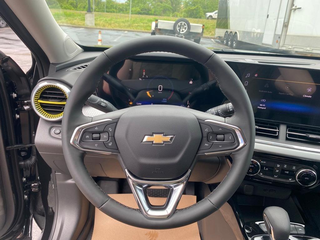new 2025 Chevrolet Trax car, priced at $25,050